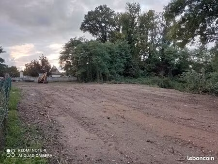 terrain mixte (constructible  arboré et agricole)