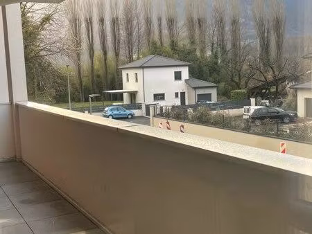 appartement t2 avec grande terrasse