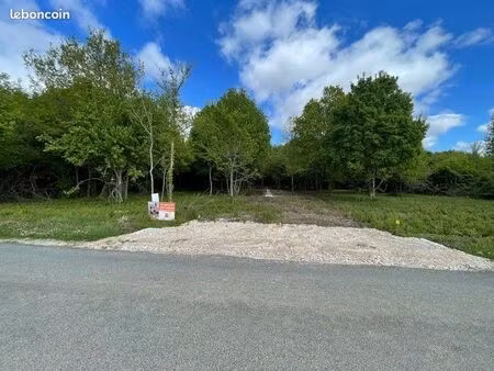 terrain 400 m² leognan