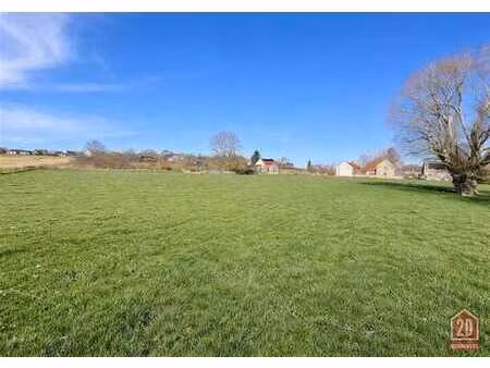 bonnivers-2d : terrain à bâtir  dans une rue calme de marill