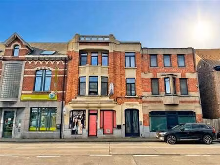 rez commercial de 232 m² sur 4a 10ca avec grand jardin !