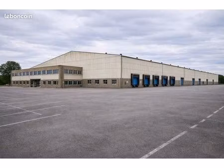 entrepot de stockage avec bureaux 10 000 m2