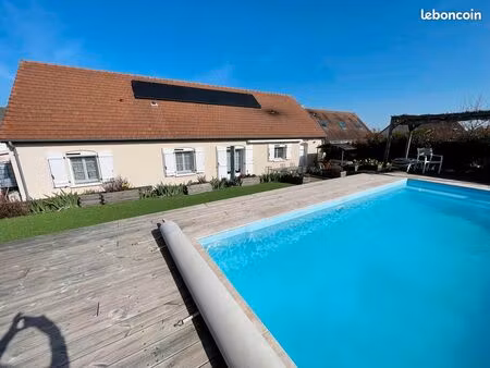 véretz. maison pur plain-pied. 3 chambres + 1 bureau. piscine. panneaux photovoltaiques