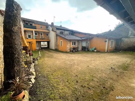 immeuble 11 pièces 236 m²