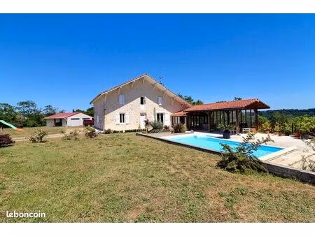 propriété 5 pièces 177 m²