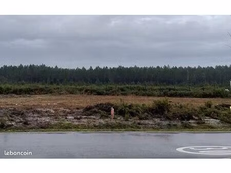 terrain 670 m² mios