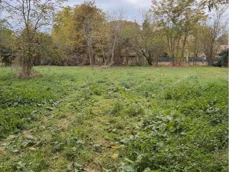 terrain constructible 1000m2- la brède hyper centre- zone ub
