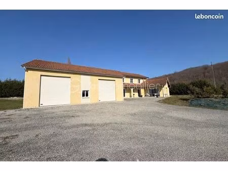 maison 5 pièces 186 m²