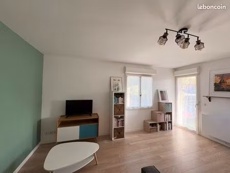 t2 48 m² – centre-ville martignas-sur-jalle – balcon – parking