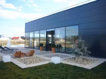 vente locaux professionnels 0 pièces 180 m² à saint-genis-pouilly (01630)  495 000 €