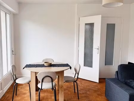 spacieux et lumineux t2 à louer - grenoble (proche tramway)