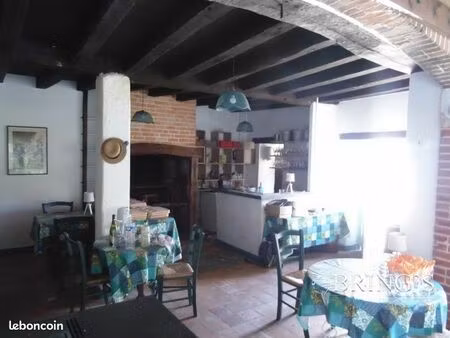 local 83 m² larçay