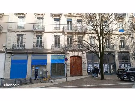 murs commerciaux libres – emplacement premium – centre de grenoble