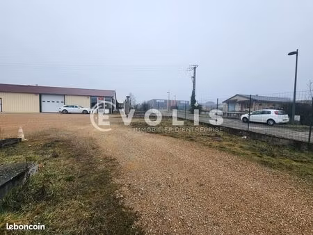 local d'activité 468 m²