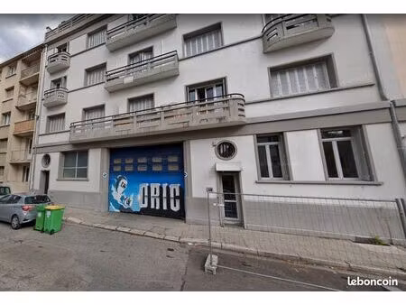 stockage ou local commercial