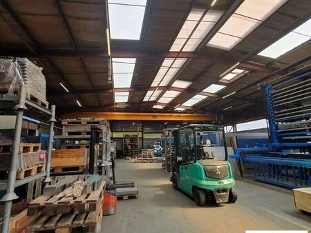 local d'activite 1840 m² voiron