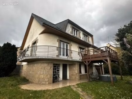 grande maison - 8 pièces - 224 m²