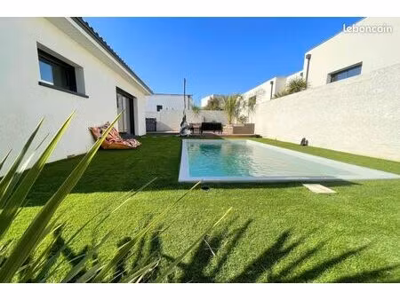 villa familiale avec piscine chauffée & jacuzzi