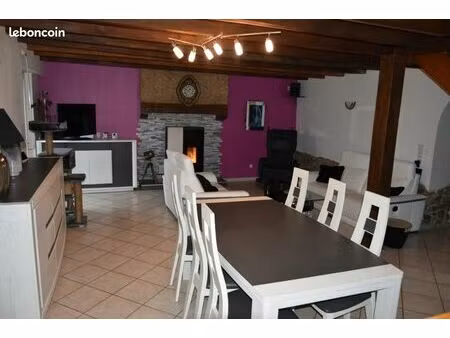 longère de 6 pièces  131 m2. 315000