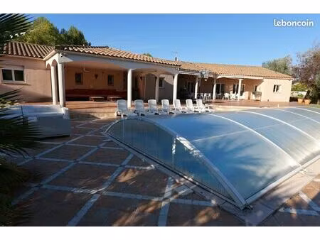 proche montpellier : villa 357 m² sur terrain de 2200m2