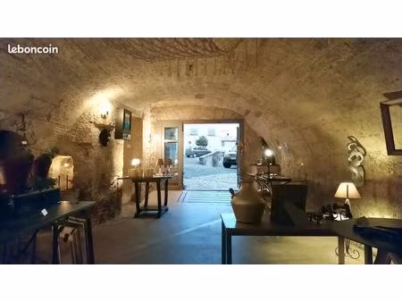 échoppe  local commercial  boutique centre historique pézenas 42 m². bail saisonnier 2026