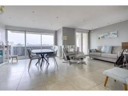 vente appartement 4 pièces à la roche-sur-yon centre ville (85000) : à vendre 4 pièces / 8