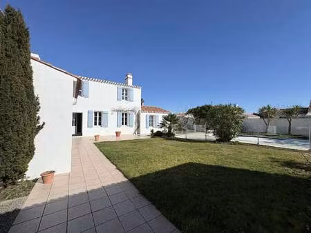 vente maison piscine à noirmoutier-en-l'île (85330) : à vendre piscine / 139m² noirmoutier