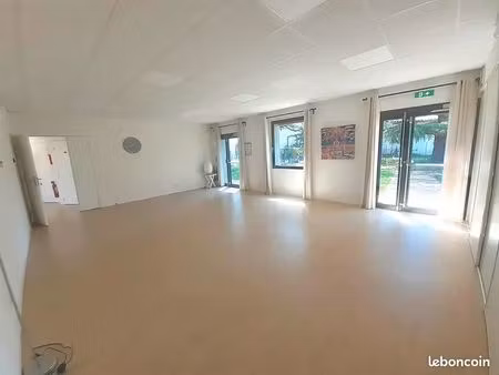 location grand cabinet