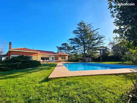 maison 7 pièces 204 m²