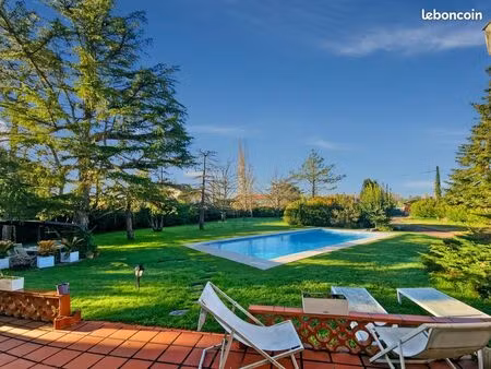 villa 7 pièces 204 m²