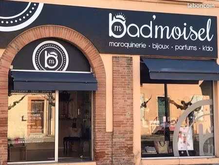 local commercial 60m2 plein centre de fronton