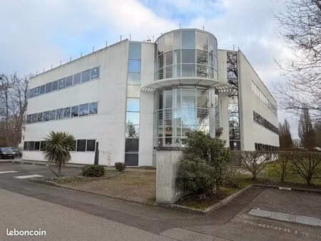 bureaux 261 m²