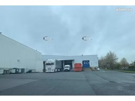 local bureaux 6 993 m²