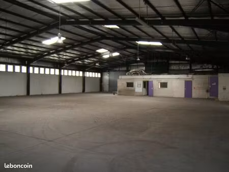 entrepôts de 900m² dont bureaux climatisés