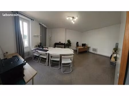 bureau avec parking a louer