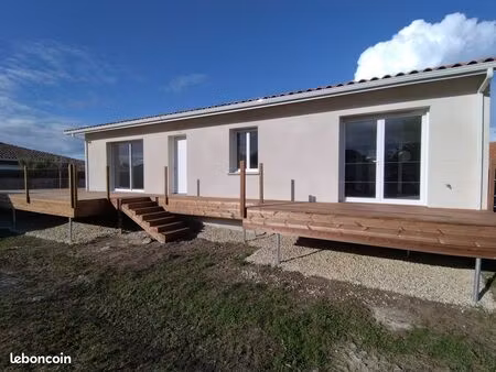 maison centre ville mestras