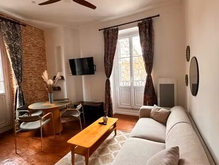 t1bis meublé refait à neuf – vue garonne – balcon – place de la daurade (centre toulouse)