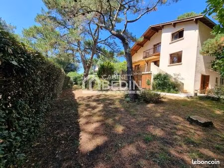 villa 8 pièces 245 m²