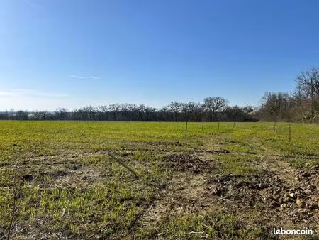 terrain 686 m² astaffort