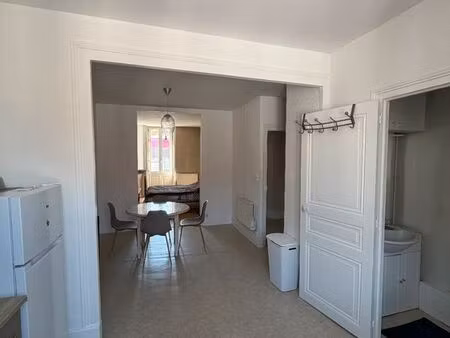 appartement disponible t3 51m2 480/charges comprises (eau/communs) 2eme étage
