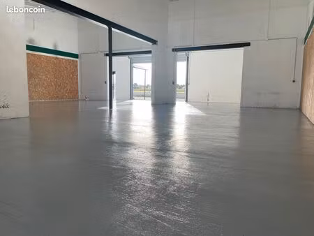 local 260m² à louer