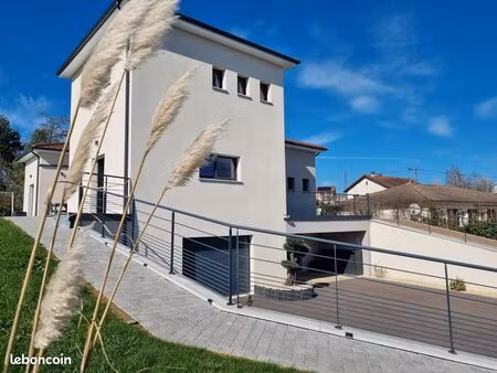 maison familiale 169 m² – 4 chambres – grande pièce de vie – terrasse – suite parentale - 