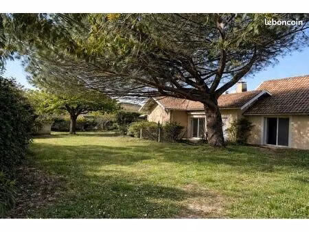 maison 257 m2 avec atelier/ garage 150 m2