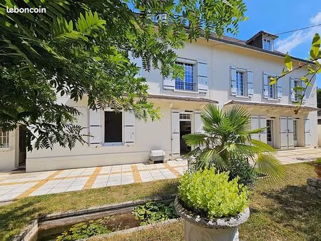 propriété 8 pièces 205 m²