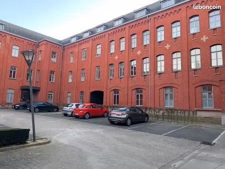 t2 carré saint jean plus cave et parking