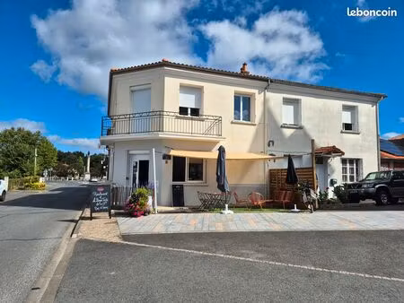 a louer local café/restaurant