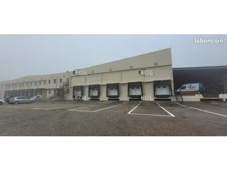 local industriel 3 857 m²