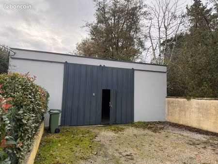 hangar/ entrepôt pour artisan ou stockage