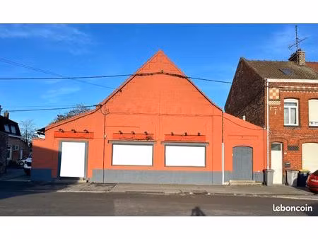 local médical ou paramédical (orthophoniste  orthoptiste...)