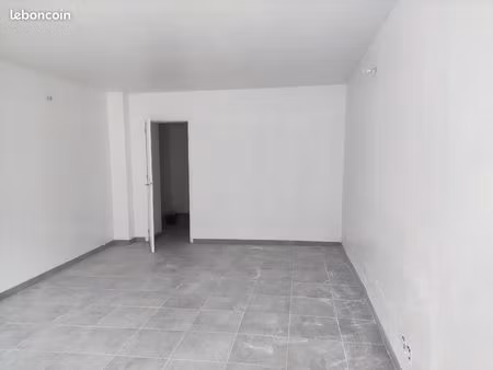 local activité ou commercial ( prox av dunkerque)